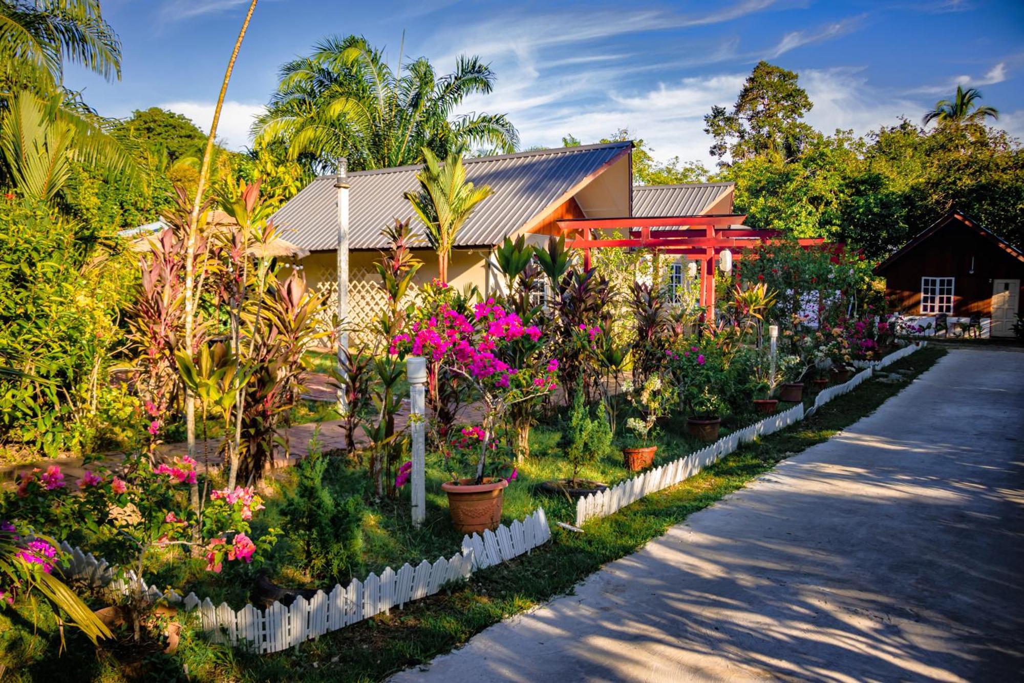 Hotel Timba Garden Free Town And Jetty Transport Semporna Exterior foto